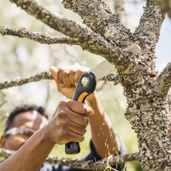 FISKARS Plus összecsukható fűrész SW68